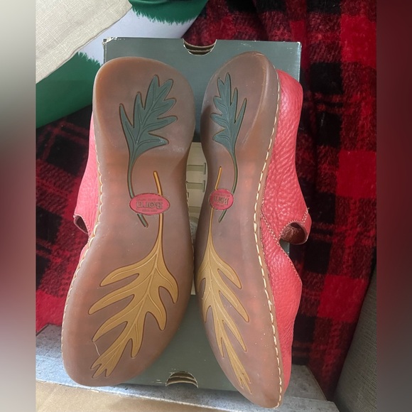 BORN Autumn Red Leather Mary Jane Shoes - Picture 3 of 6